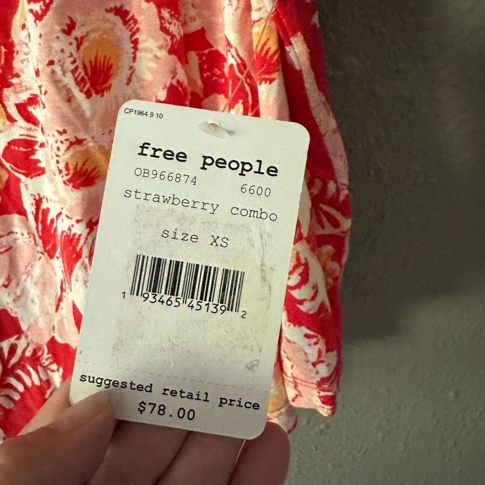 Free People Baja Babe Red Floral Print Tie Back Cold Shoulder Tee Size XS NWT - Picture 7 of 11